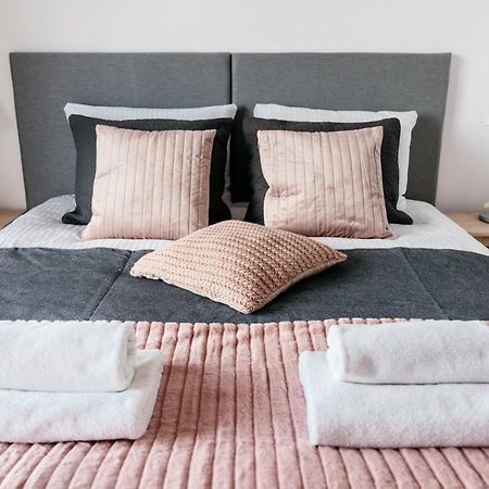 Penthouse Uptown - Loftaffair Apartment Красков Екстериор снимка